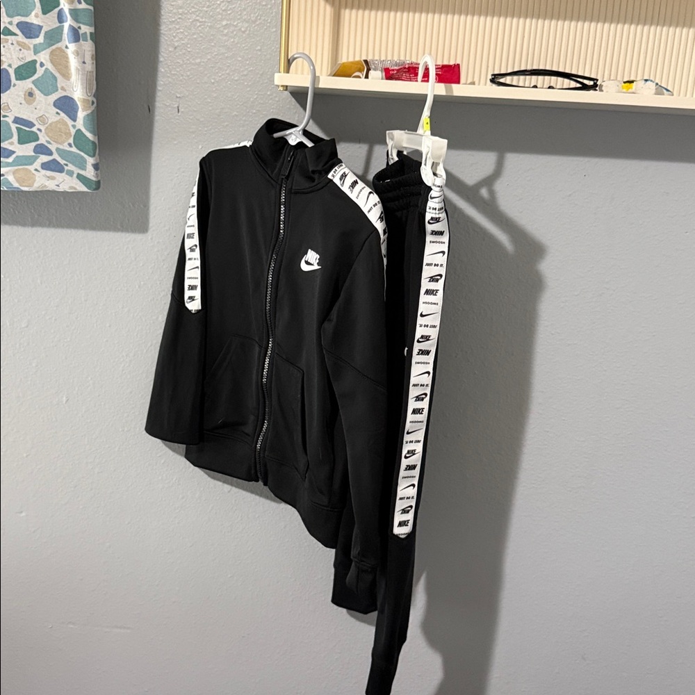 Nike Black and White Tracksuit  great condition